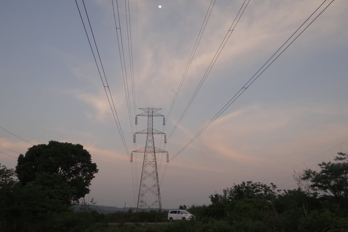 Understanding Political Economy Analysis of Electricity Sector Reforms In Uttar Pradesh